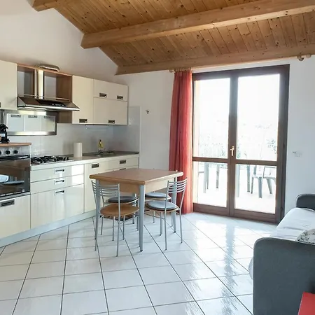 N036 - Numana, Bilocale Con Terrazzo In Con Piscina