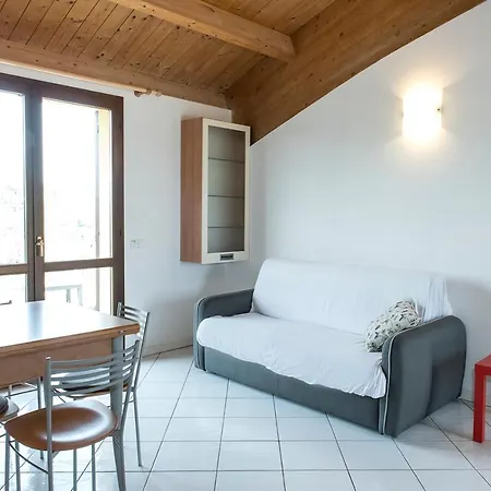 N036 - Numana, Bilocale Con Terrazzo In Con Piscina * シローロ