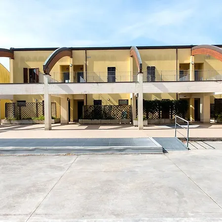 N036 - Numana, Bilocale Con Terrazzo In Con Piscina