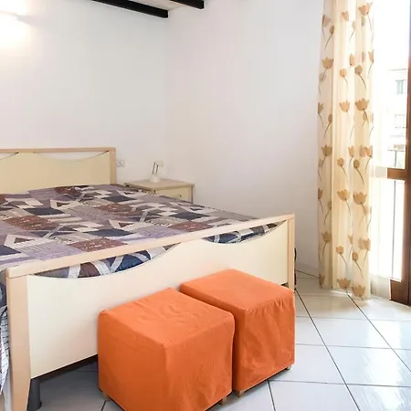 N036 - Numana, Bilocale Con Terrazzo In Con Piscina דירה נומאנה