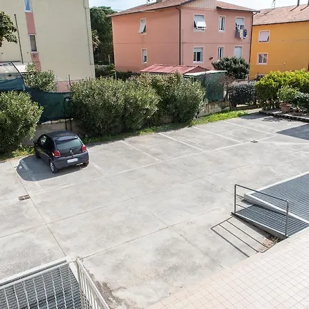 N036 - Numana, Bilocale Con Terrazzo In Con Piscina