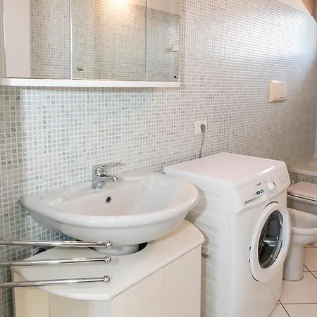 N036 - Numana, Bilocale Con Terrazzo In Con Piscina