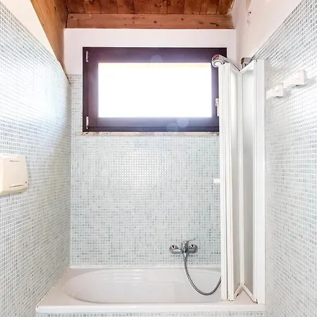 N036 - Numana, Bilocale Con Terrazzo In Con Piscina