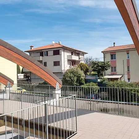 N036 - Numana, Bilocale Con Terrazzo In Con Piscina