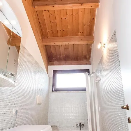 N036 - Numana, Bilocale Con Terrazzo In Con Piscina Numana