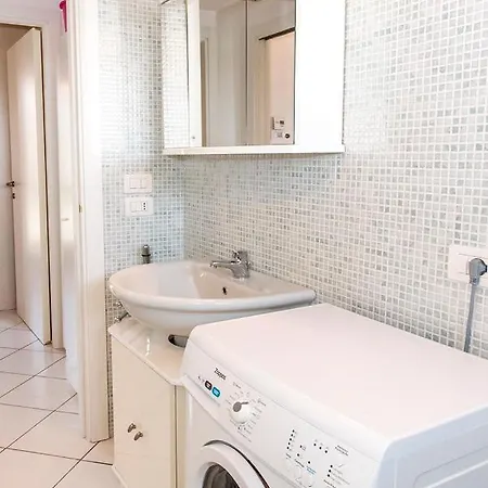 N036 - Numana, Bilocale Con Terrazzo In Con Piscina * נומאנה